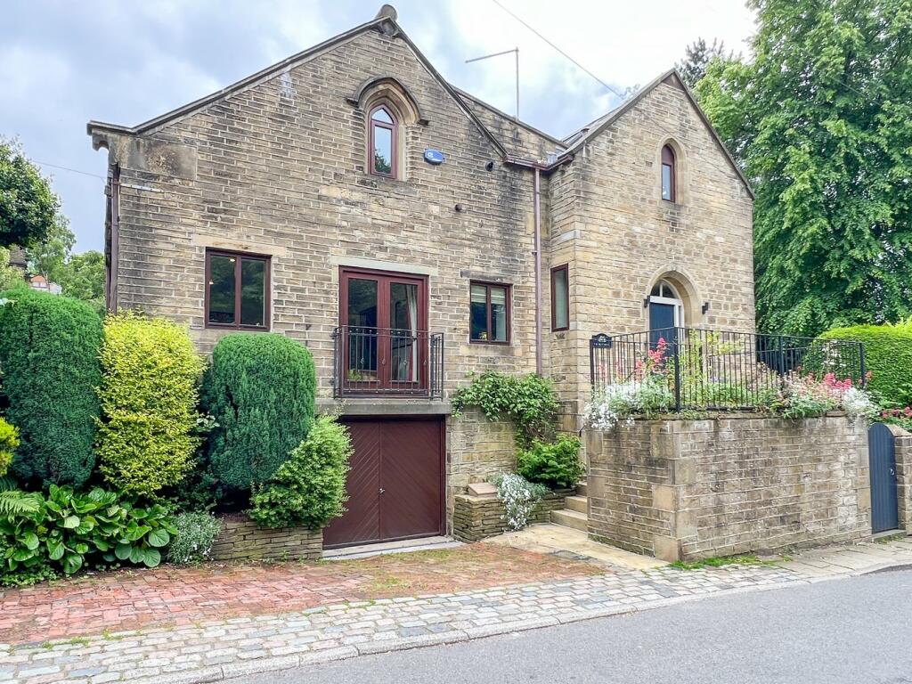 3 bedroom character property for sale in Netherton Fold, Netherton