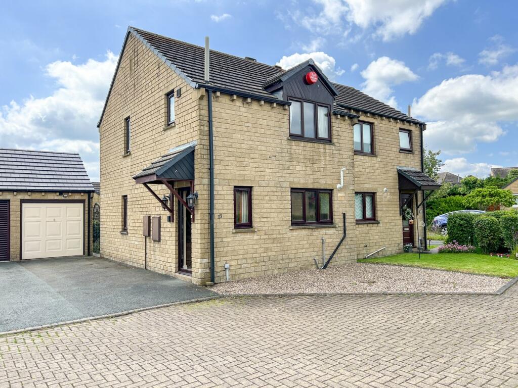 3 bedroom semidetached house for sale in Lavender Court, Netherton