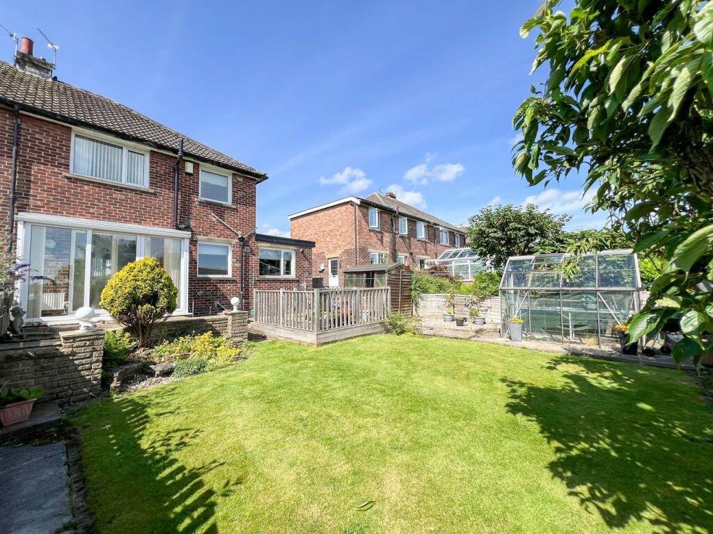 3 bedroom semidetached house for sale in Derwent Road, Honley