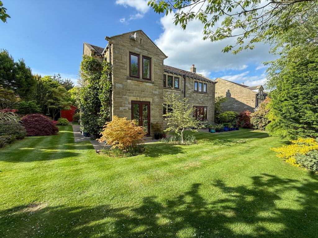 Main image of property: St Lucius's Close, Farnley Tyas, Huddersfield, HD4