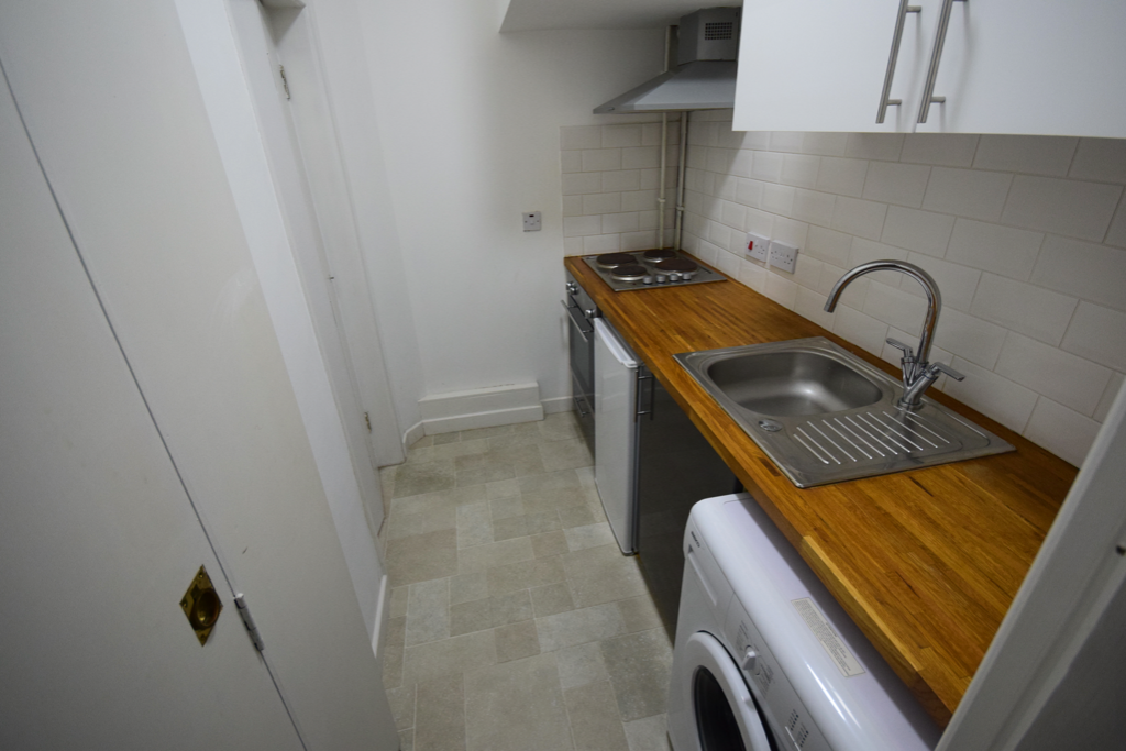 Main image of property: 1a Ferndale Road, Liverpool, Merseyside, L15