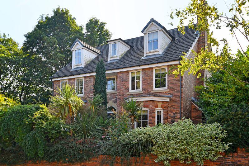 6 bedroom detached house for sale in Whirlow Grange Avenue, Sheffield, S11
