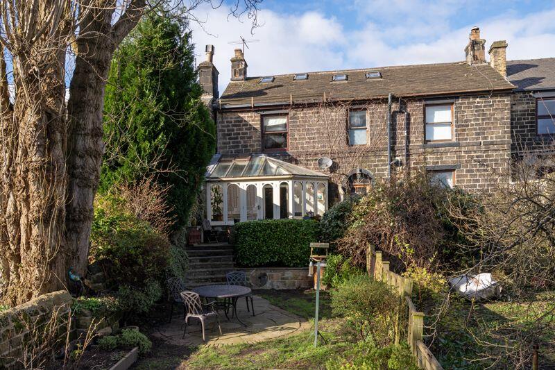 2 bedroom terraced house for sale in Studfield Hill, Wisewood