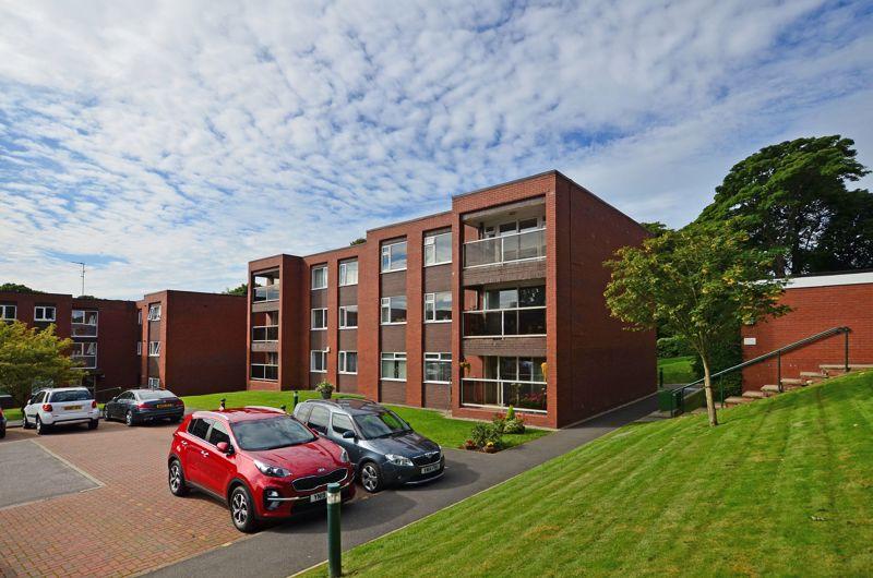 3 bedroom flat for sale in Storth Park, Fulwood, Sheffield, S10