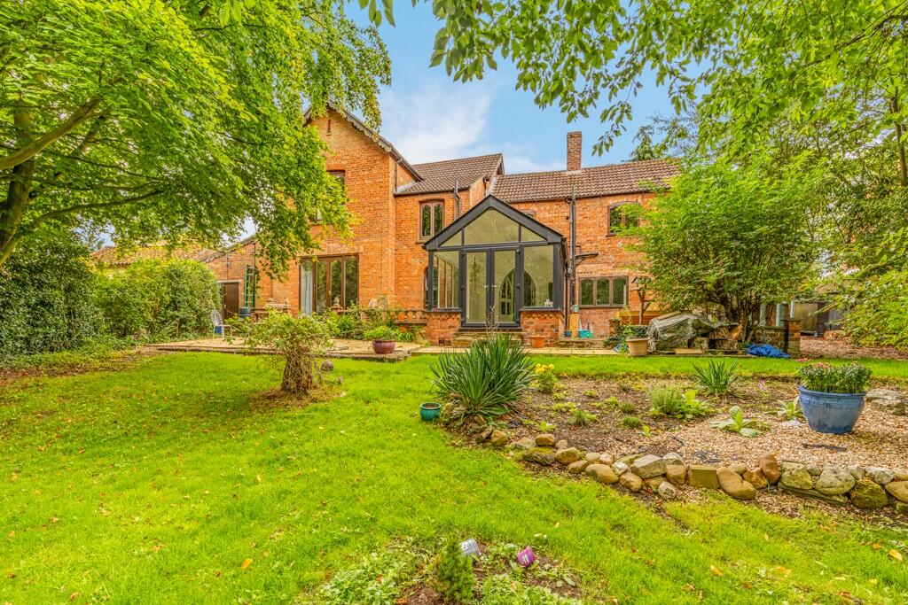 4 bedroom detached house for sale in Spilsby Road, Horncastle