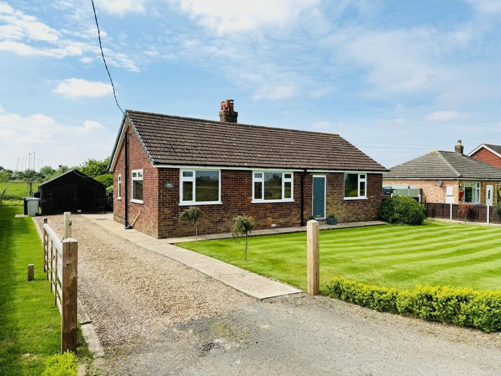 2 bedroom detached bungalow for sale in Meer Booth Road, Antons Gowt, PE22 7BQ, PE22