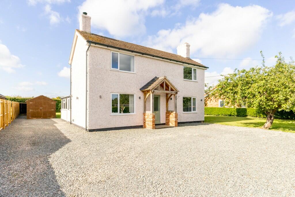 3 bedroom detached house for sale in North Road, Tattershall Thorpe LN4