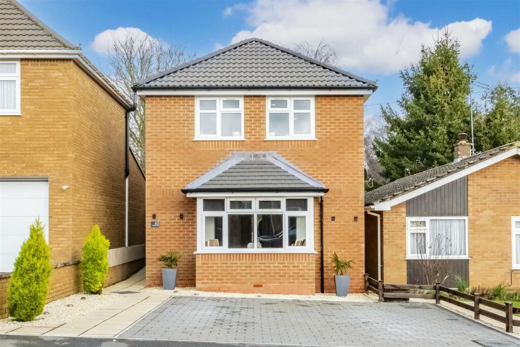 3 bedroom detached house for sale in Breakleys Road, Desborough