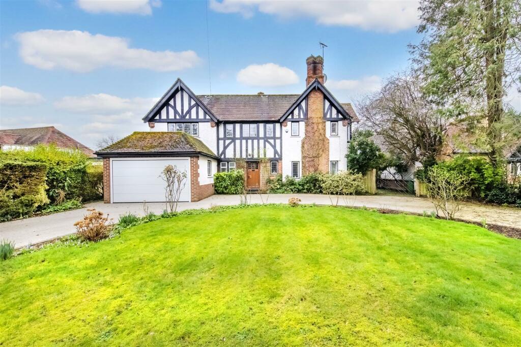 4 bedroom detached house for sale in Warkton Lane, Barton Seagrave, NN15