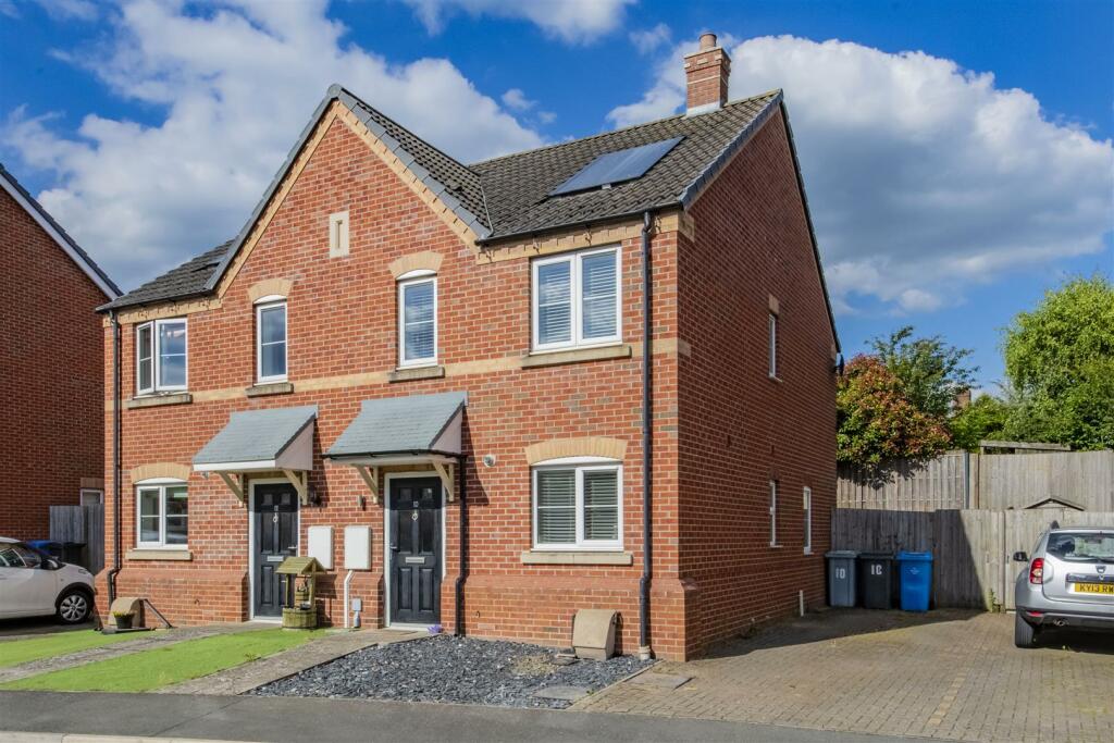 3 bedroom semidetached house for rent in Walden Road, Burton Latimer, NN15