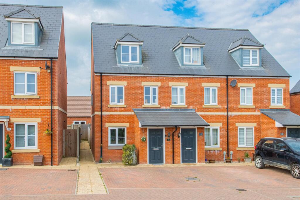 3 bedroom end of terrace house