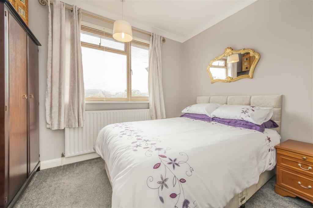 4 bedroom detached house for sale in De Vere Road, Thrapston, Kettering