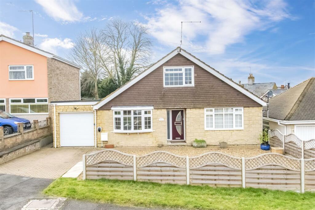 4 bedroom detached house for sale in Sackville Street, Thrapston, NN14