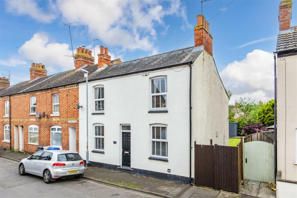 2 bedroom end of terrace house for sale in Spencer Street, Burton