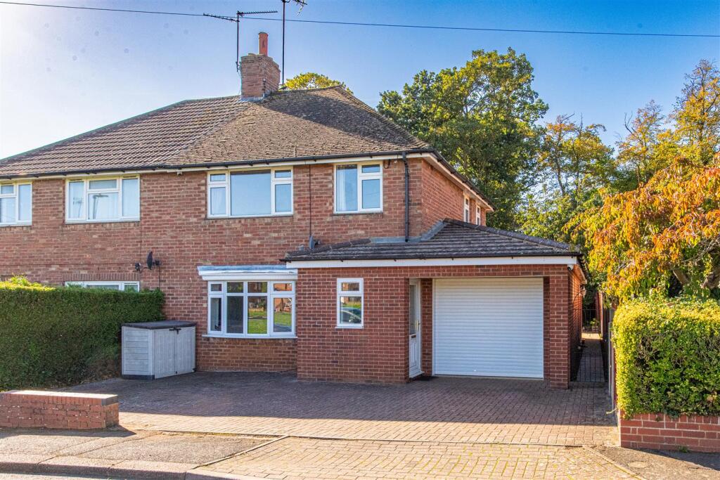 Main image of property: The Crescent, Burton Latimer