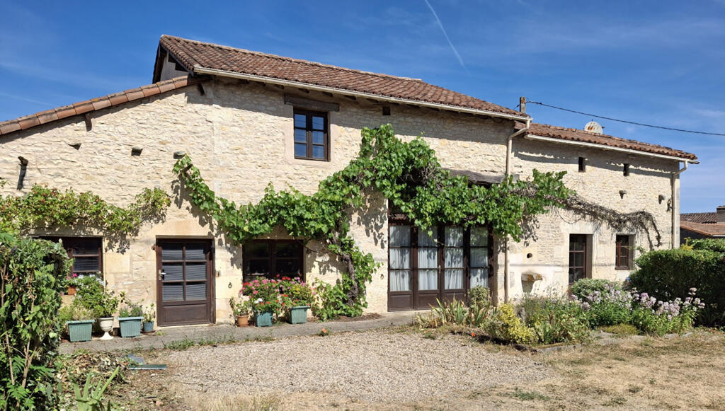 Main image of property: Poitou-Charentes, Vienne, Savigné