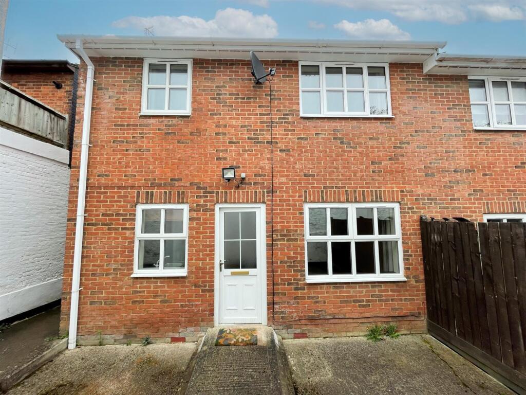 Main image of property: Old Road, Linslade, Leighton Buzzard