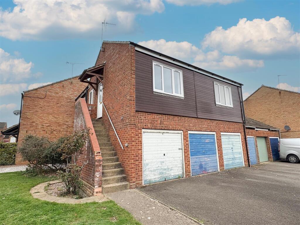 Main image of property: Greenlands, Leighton Buzzard