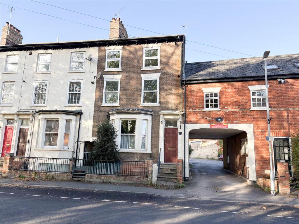 Main image of property: Mentmore Road, Linslade