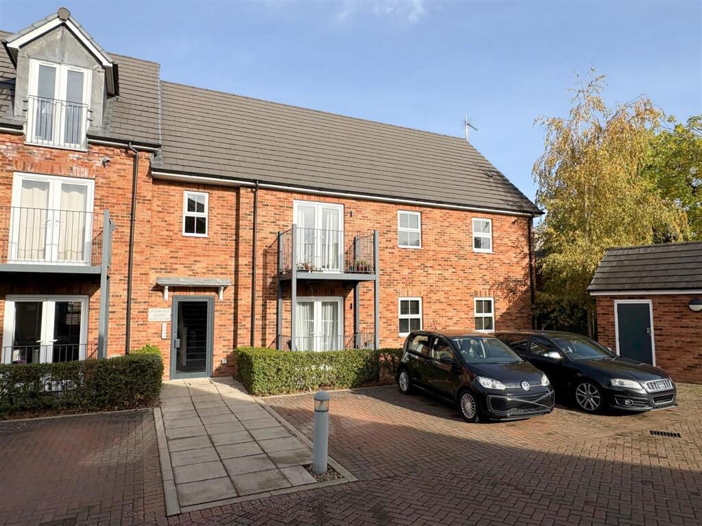 Main image of property: Leckbridge Court, Leighton Buzzard