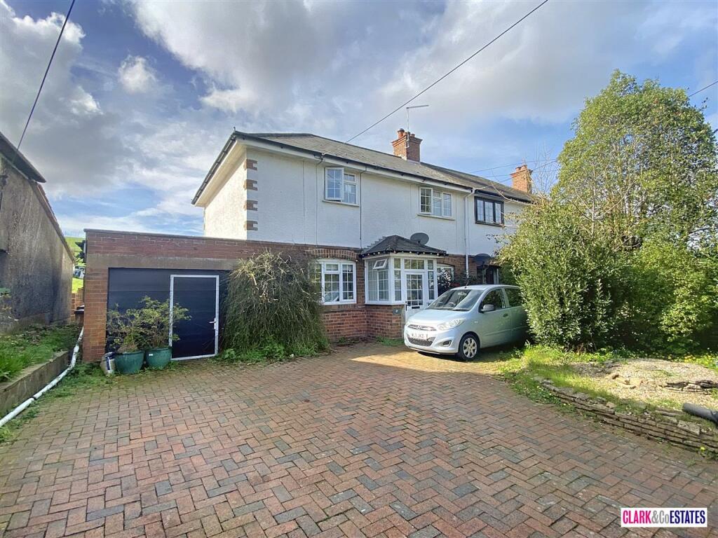 4 bedroom semidetached house for sale in Otters Mead, Budleigh Hill