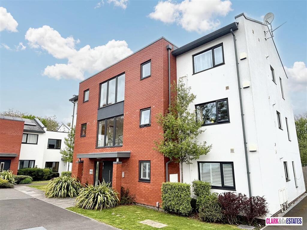 Main image of property: The Chase, Topsham