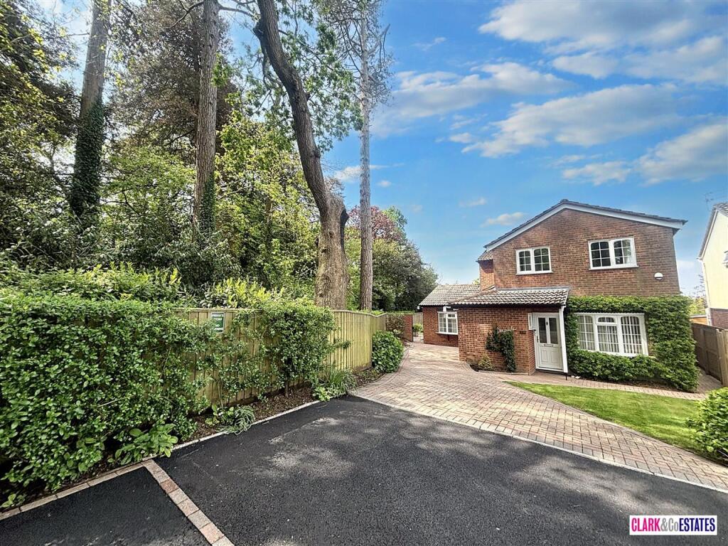 Main image of property: Deepdale, 51A Evergreen Close, Topsham