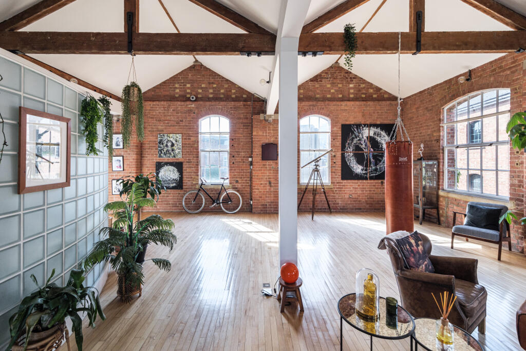 Main image of property: Limehouse Cut, Spratts, E14
