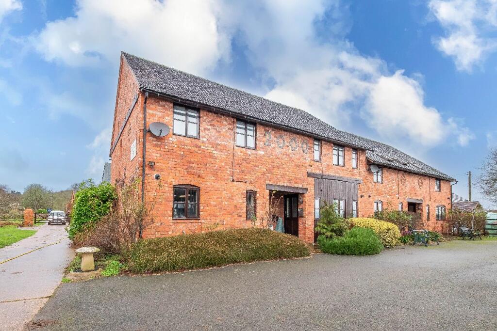 Main image of property: 7 Oxstalls Cottages, Warwick Road, Stratford-upon-Avon