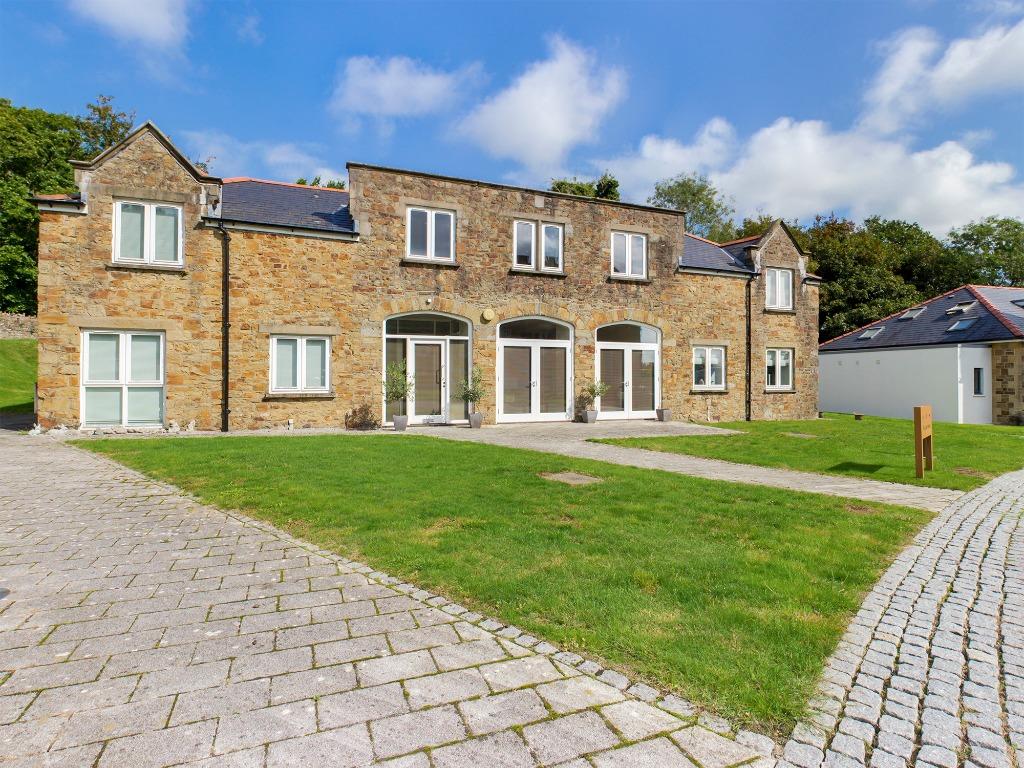 4 bedroom mews property for sale in Castle View, Blackpill, Swansea, SA3