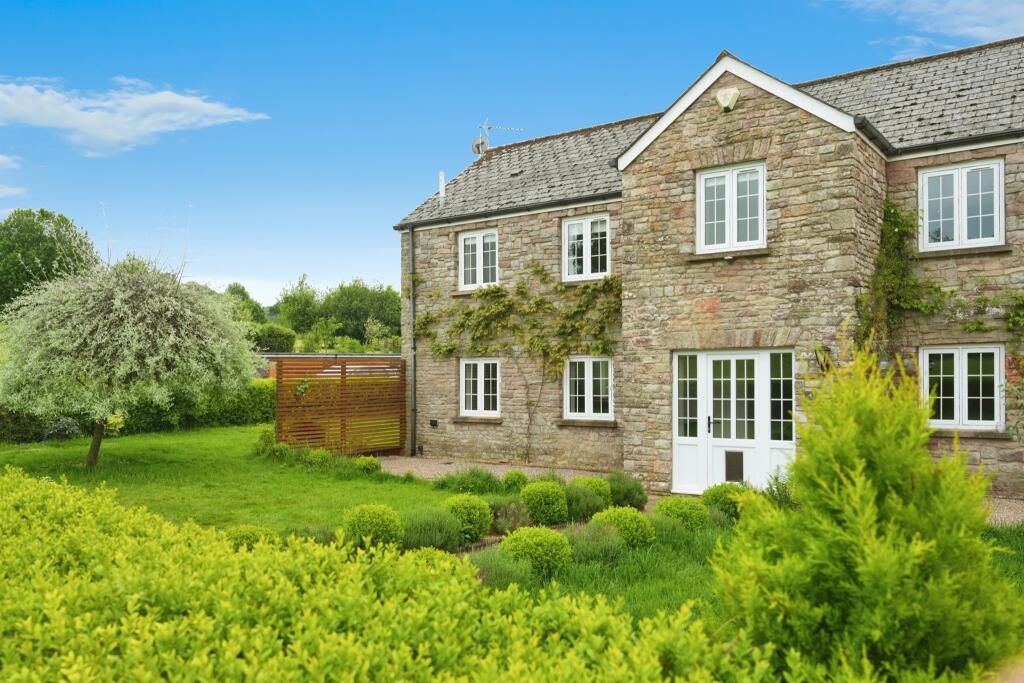 3 bedroom end of terrace house for sale in Home Farm Court, Shirenewton, Chepstow, NP16