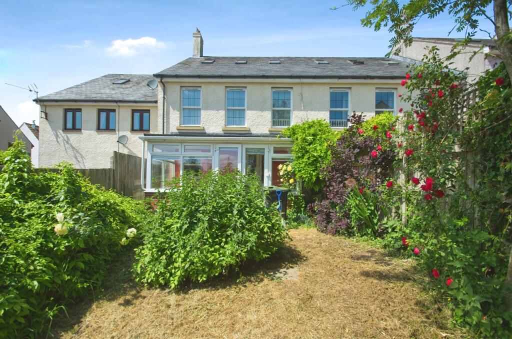4 bedroom terraced house