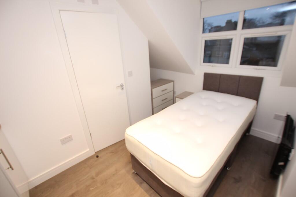Main image of property: Broad Lane, London, N15