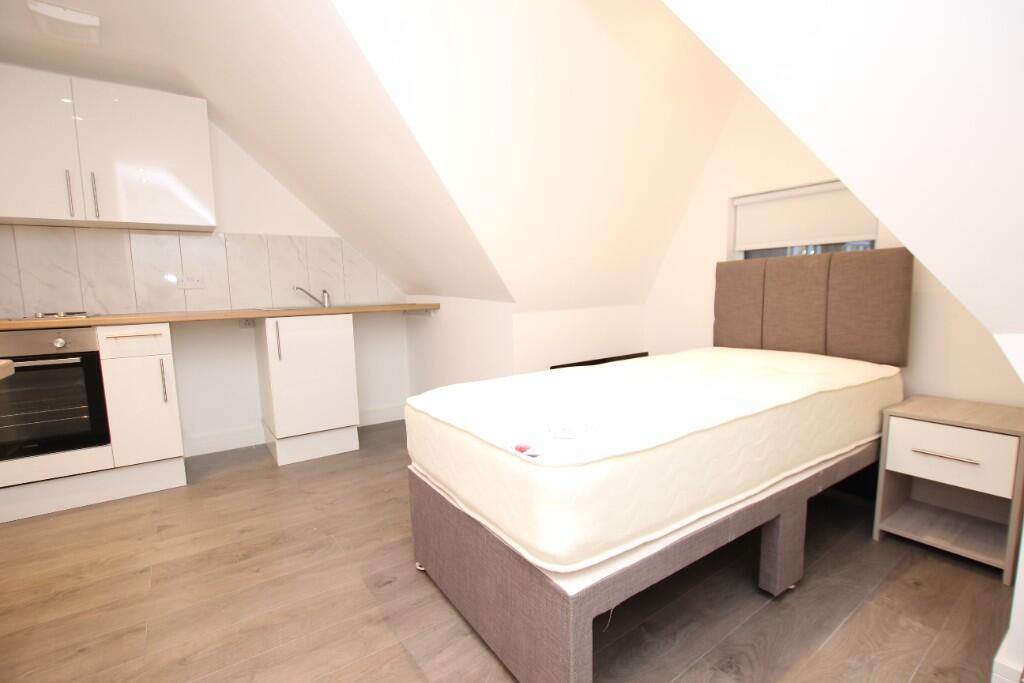 Main image of property: Broad Lane, London, N15