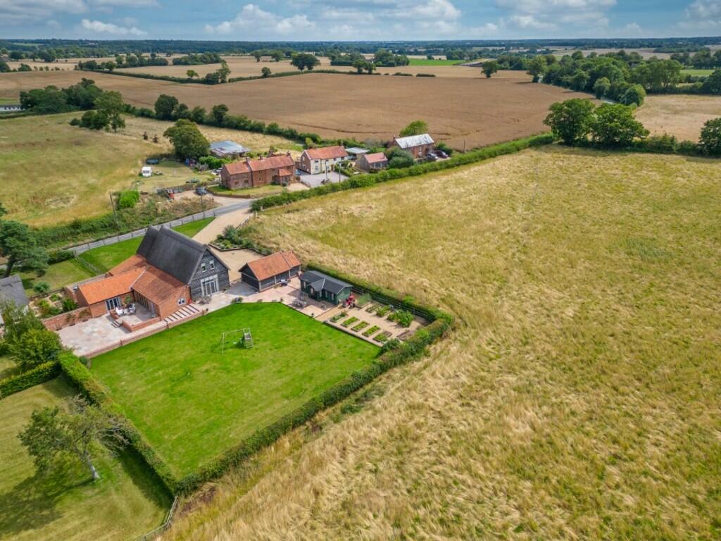 5 bedroom barn conversion for sale in Loddon Road, Mundham, Norwich, NR14