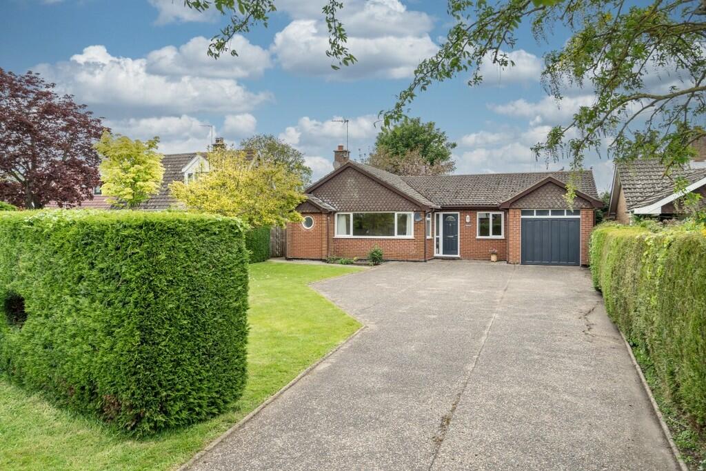 3 bedroom detached bungalow for sale in Hall Lane, Blundeston, Suffolk