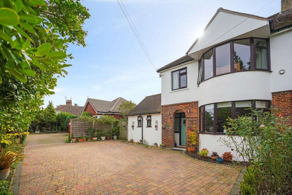 4 bedroom semidetached house for sale in Upper Avenue, Halesworth, IP19