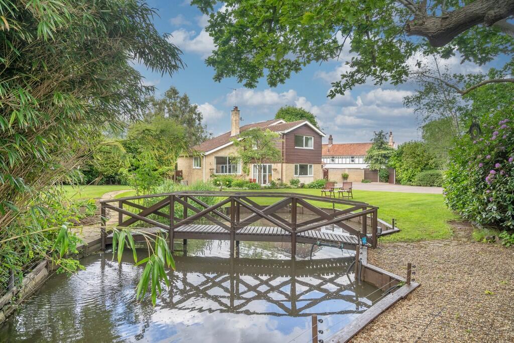 Main image of property: Hall Drive, Oulton Broad 