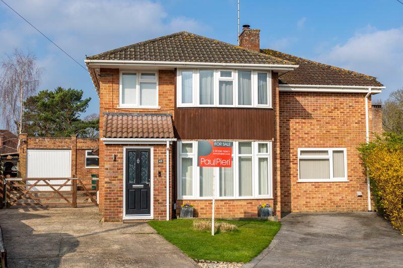 4 bedroom detached house for sale in Palmers, Wantage, OX12