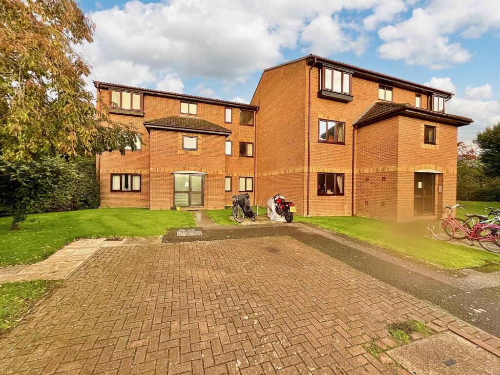 Main image of property: Franklyn Close, Abingdon