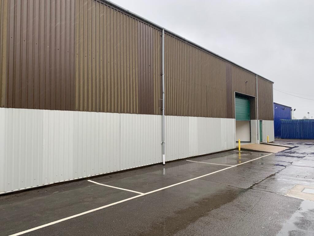 Main image of property: Unit 4 Sharlands Road Newgate Lane Industrial Estate, Fareham, South East, PO14 1RD