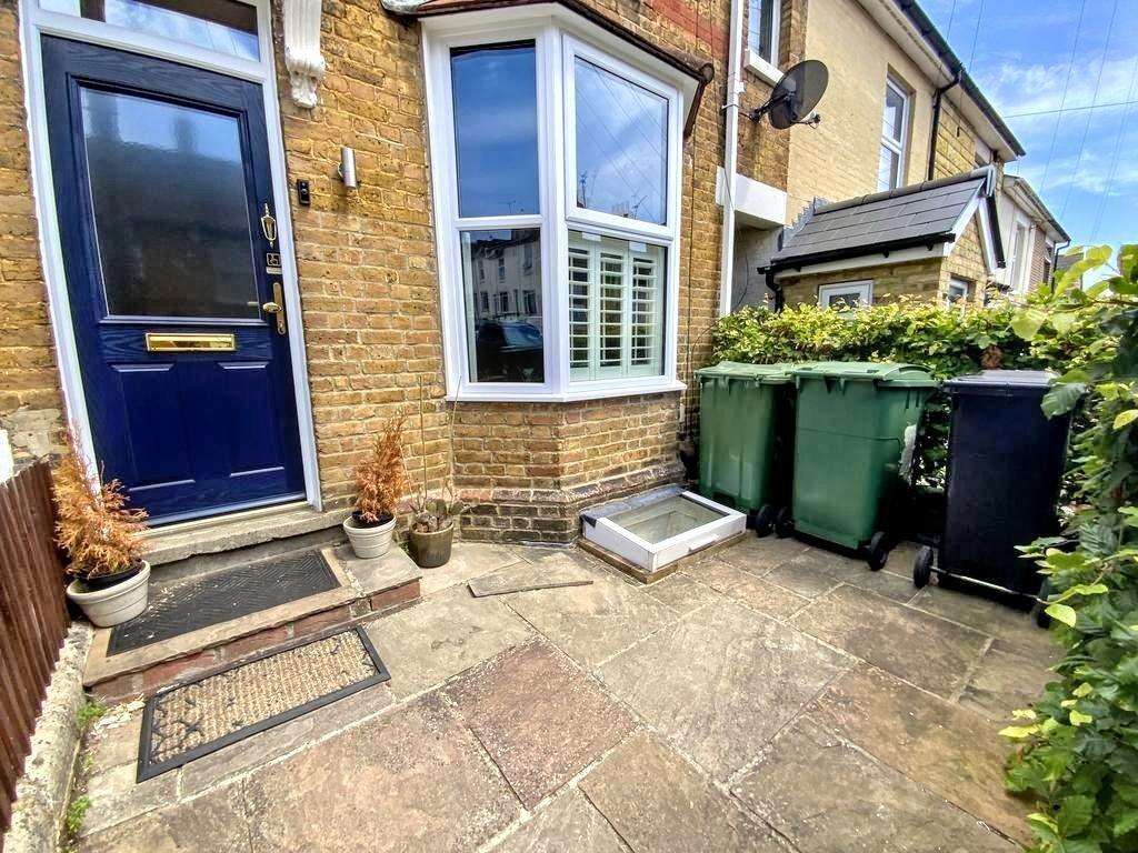 Main image of property: Charlton Street, Maidstone, Kent, ME16