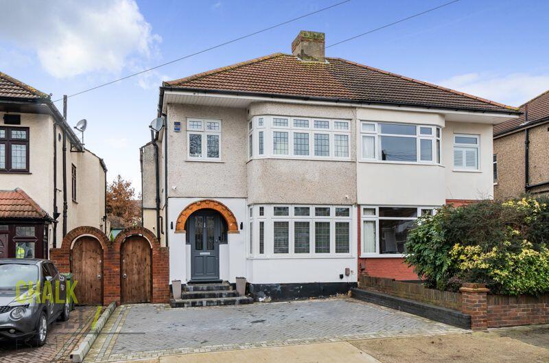 4 bedroom semidetached house for sale in Alma Avenue, Hornchurch, RM12