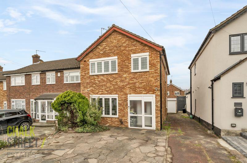 3 bedroom end of terrace house for sale in Severn Drive, Upminster, RM14
