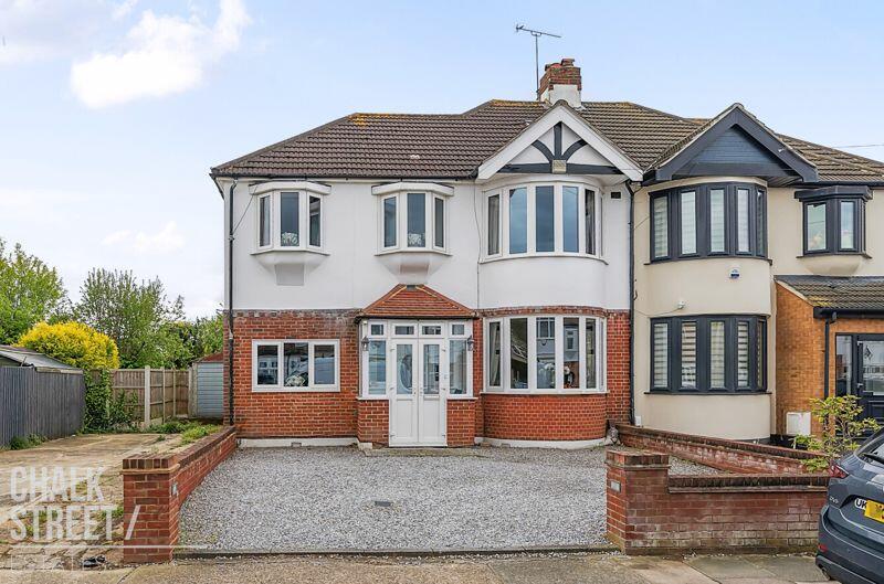 5 bedroom semidetached house for sale in Marshalls Drive, Marshalls
