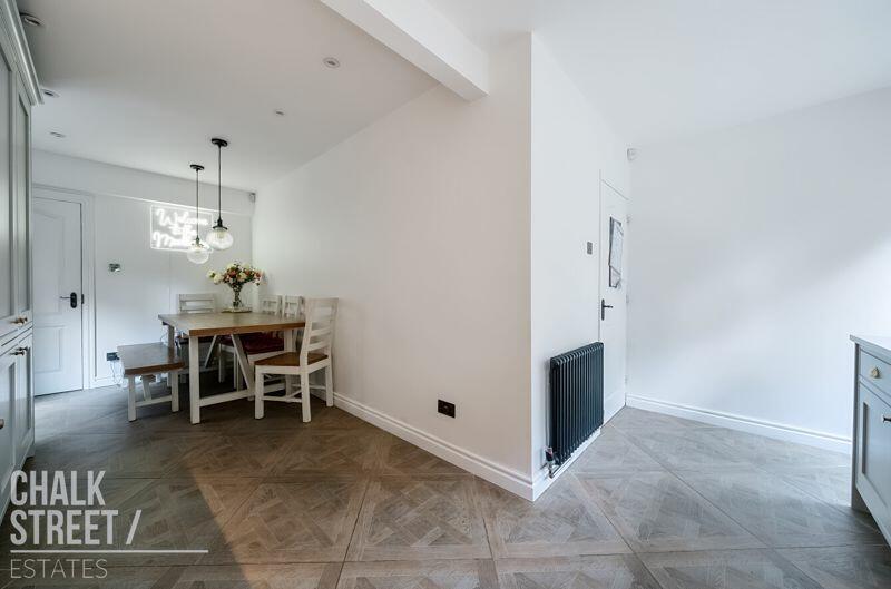 Additional property image - Granary Meadow, Wyatts Green, CM15
