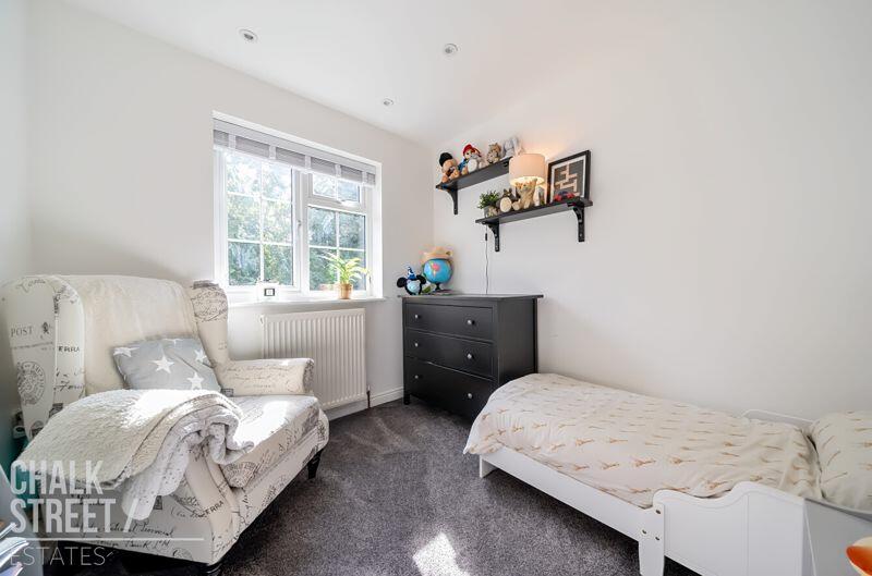 Additional property image - Granary Meadow, Wyatts Green, CM15