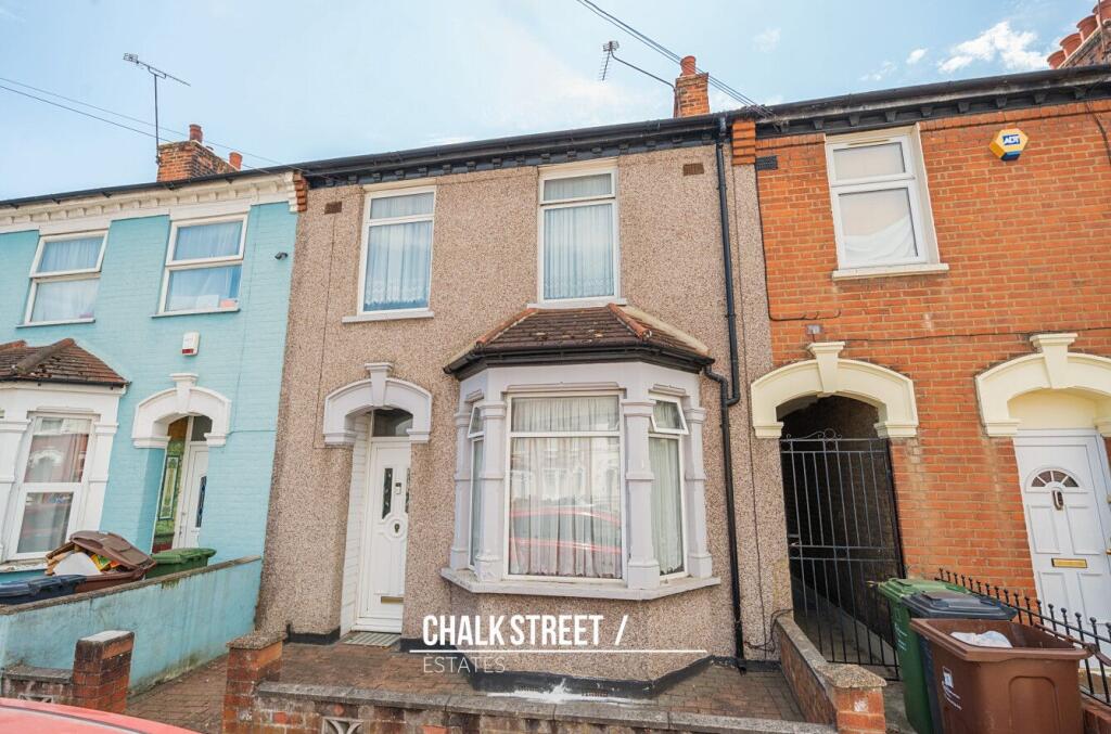 Main image of property: Essex Road, Barking, IG11