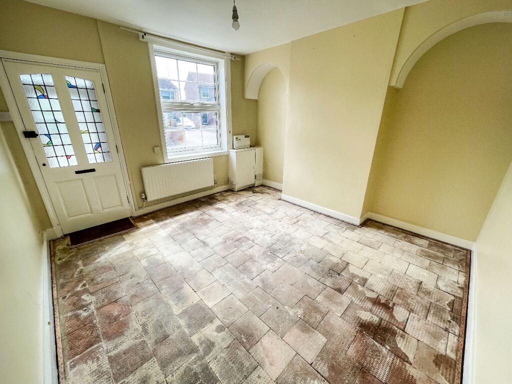 2 bedroom semidetached house for sale in Moss Grove, Kingswinford, DY6