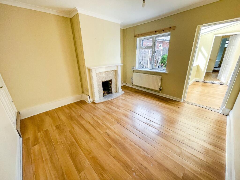 2 bedroom semidetached house for sale in Moss Grove, Kingswinford, DY6